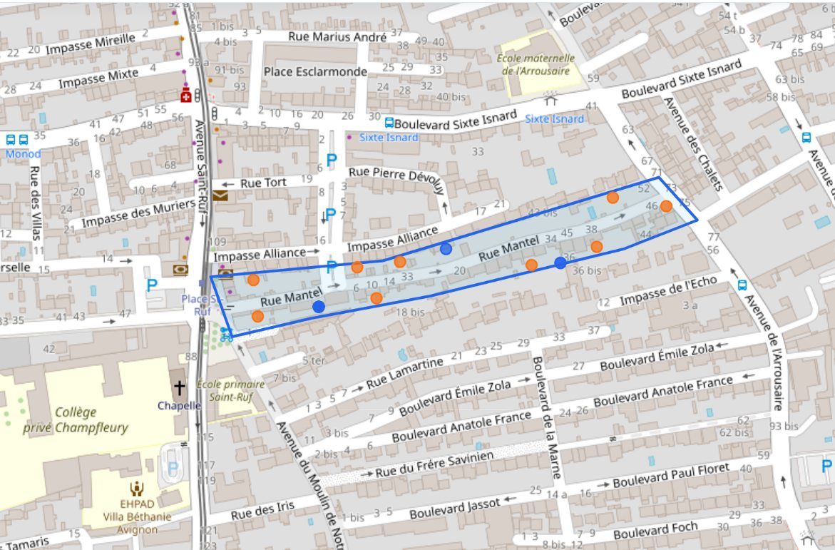 Zone tracée en polygone le long de la rue Mantel à Avignon, avec les ventes situées à l'intérieur